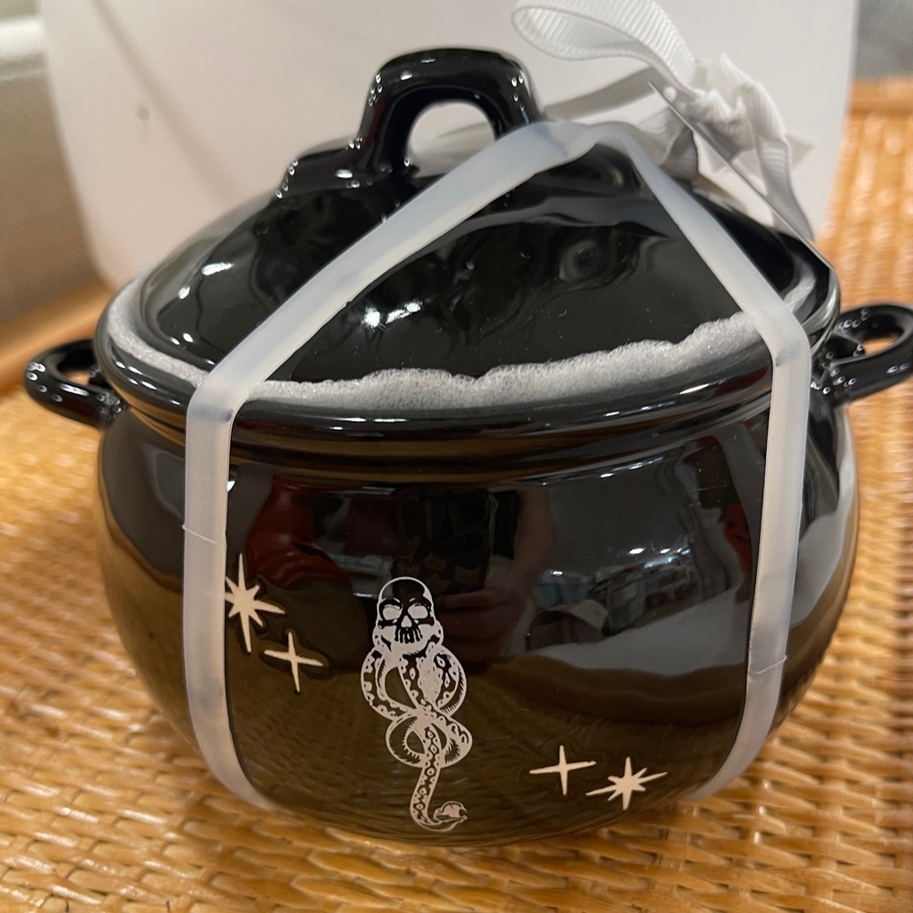 RAE DUNN Harry Potter Dark Mark He Who Must Not Be Named Cauldron Baker & LidNWT